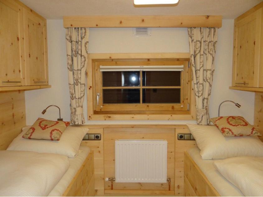Chalet - Direkt Am 5 Sterne Campingplatz Aufenfeld Im Zillertal Mit Hallenbad Und Sauna Aschau Im Zillertal ภายนอก รูปภาพ