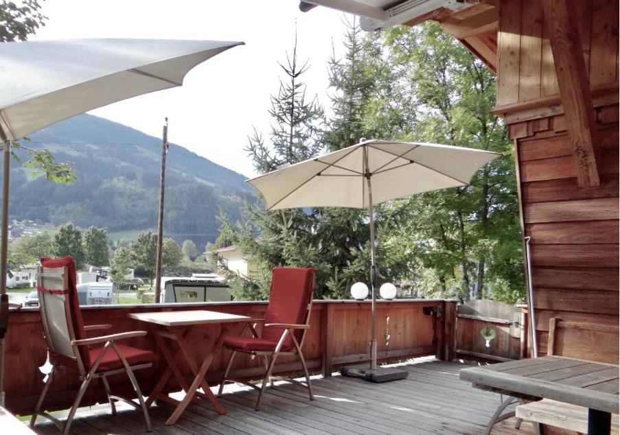 Chalet - Direkt Am 5 Sterne Campingplatz Aufenfeld Im Zillertal Mit Hallenbad Und Sauna Aschau Im Zillertal ภายนอก รูปภาพ