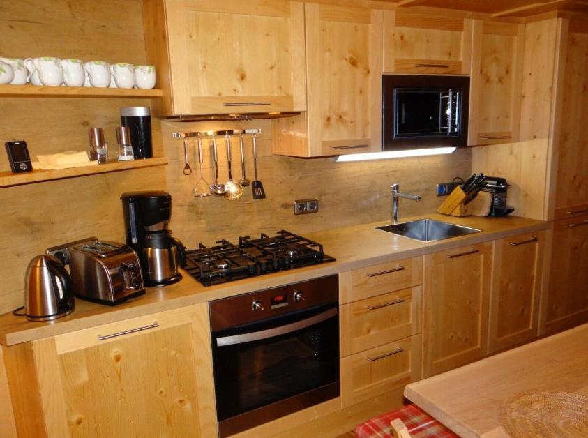 Chalet - Direkt Am 5 Sterne Campingplatz Aufenfeld Im Zillertal Mit Hallenbad Und Sauna Aschau Im Zillertal ภายนอก รูปภาพ